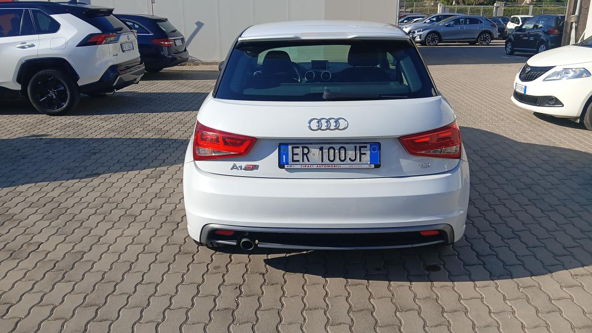 Audi A1 1.6 TDI 90CV SLINE 3P